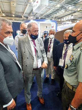 The Commander of the National Guard of Cyprus, Lieutenant General Demokritos Zervakis at the company's stand-DEFEA 21